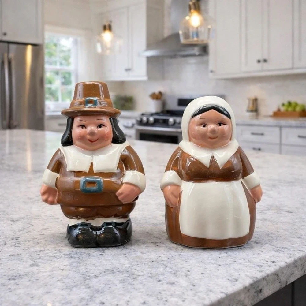 Vintage Publix 2004 Pilgrim Pair Salt Pepper Shakers Thanksgiving‎ Collectible